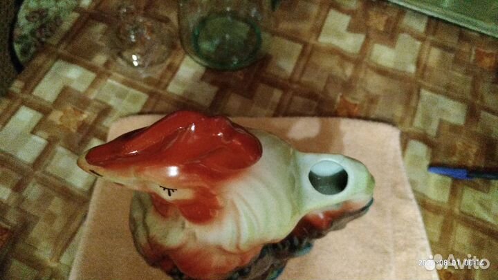 Старинные кувшины: Керамика и Цветное Стекло