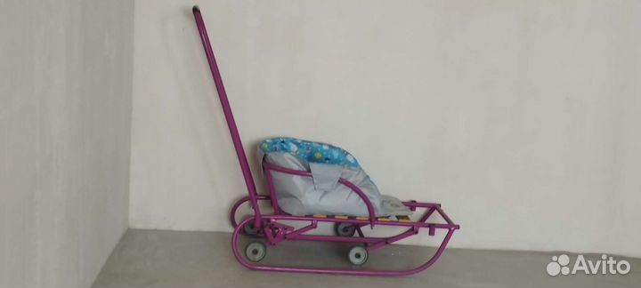Зимние санки с накидкой