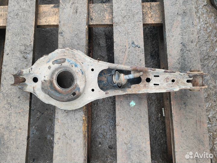 Рычаг задний левый Ford Focus