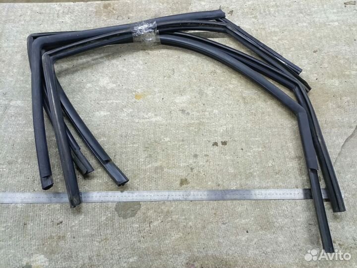 Уплотнители стекла двери Peugeot 406 Рестайлинг