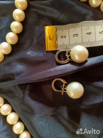 Жемчужные бусы с серебряными сережками