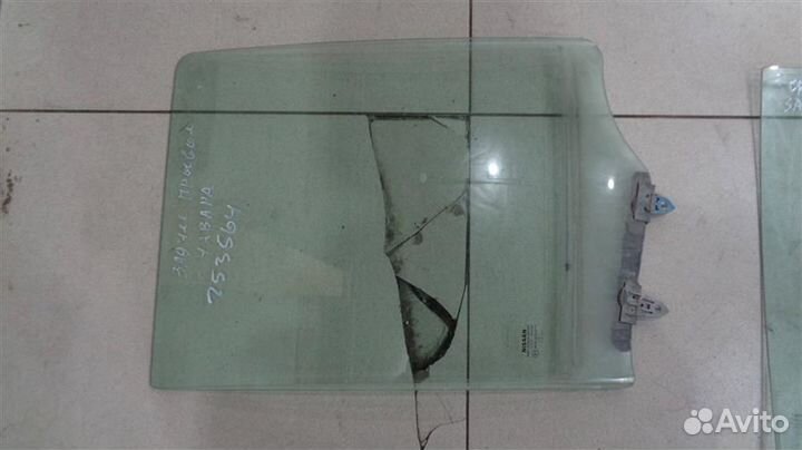 Стекло двери задней правой Nissan Navara D40 2004