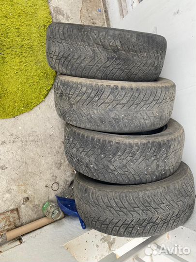 Nokian Tyres Hakkapeliitta 8 215/55 R17