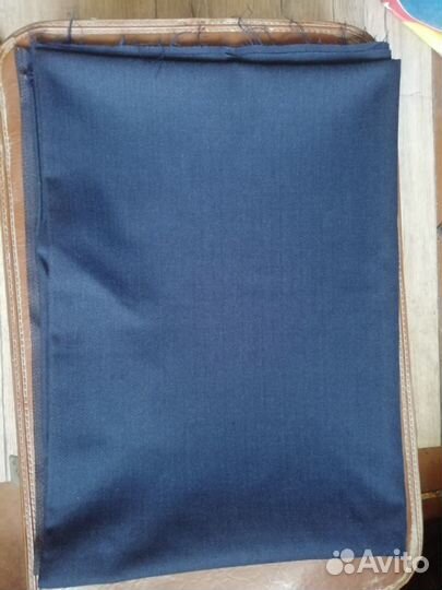 Отрезы тканей разных 8 штук и 2 скатерти льняных