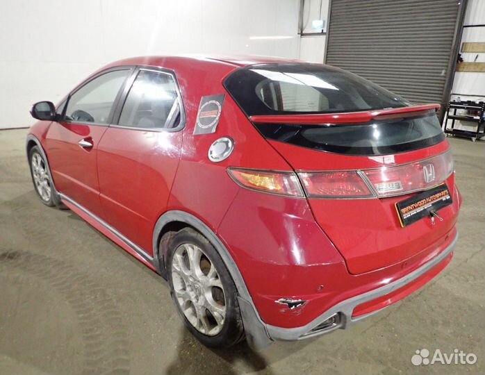 Разбирается Honda Civic 5D 2008г Хетчбек Красный