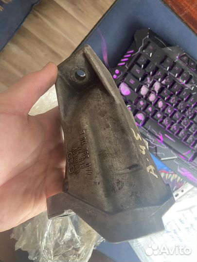 Кронштейн кпп 4A0399113E