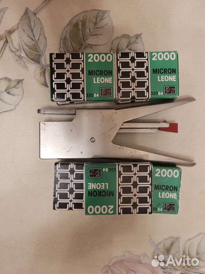 Стэплер со скобами