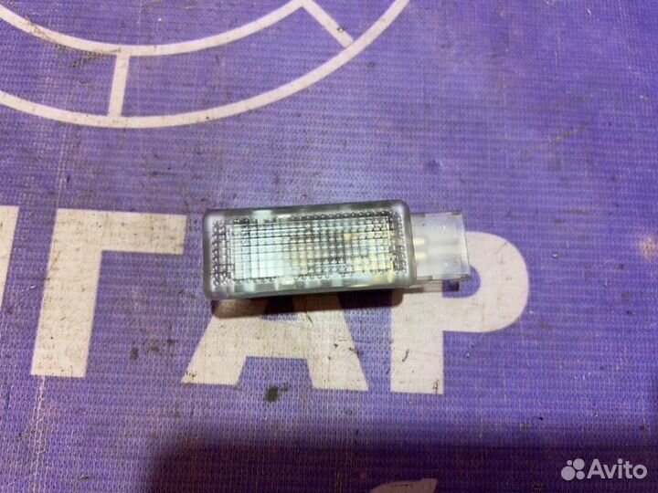 Плафон Volkswagen Touareg 7L GP BPE 2008