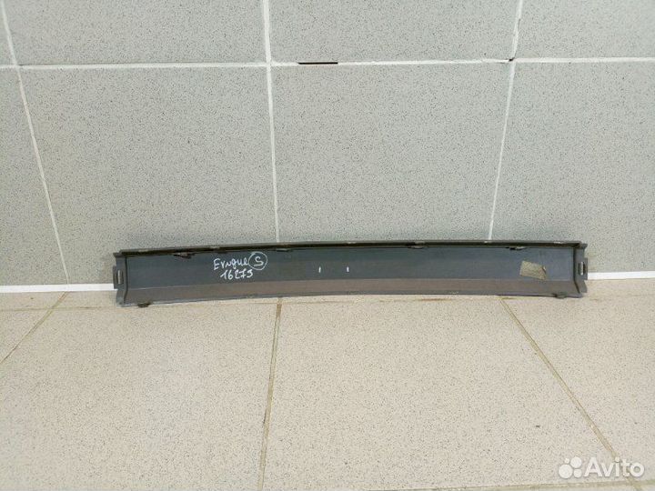 Молдинг заднего бампера центральный Land Rover