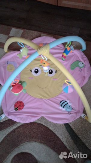 Коврик, игрушки