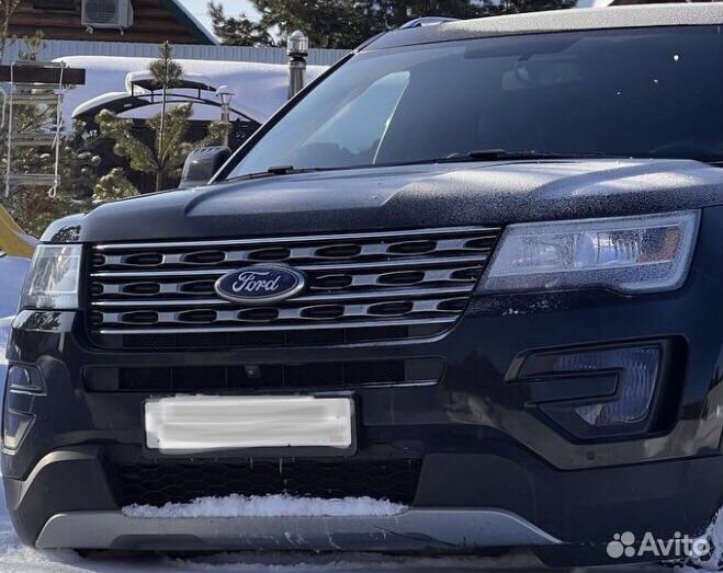 Решётка радиатора Ford Еxplorer V 2017 г.в