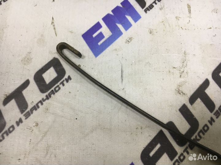 Поводок стеклоочистителя левый Рено Логан