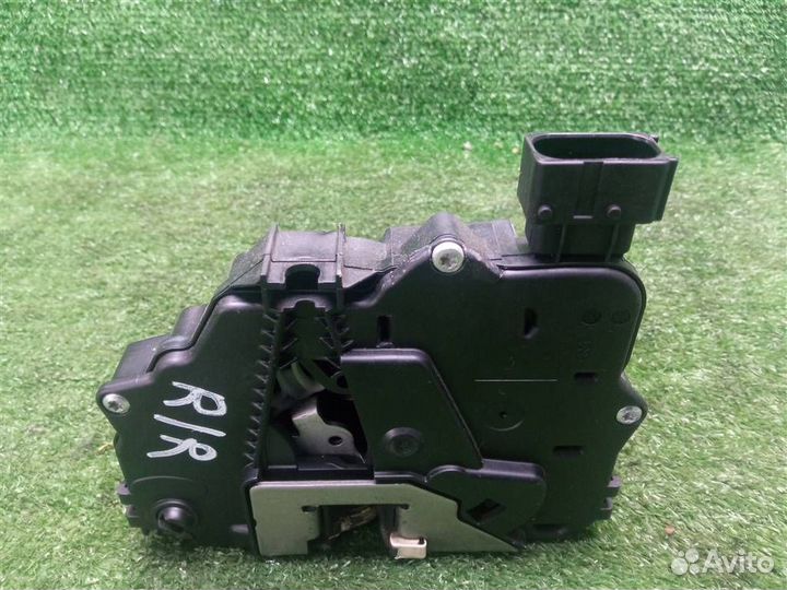 Замок двери задней правой Opel Corsa D (2006-2015)