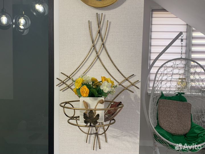 Подставка для цветов настенная