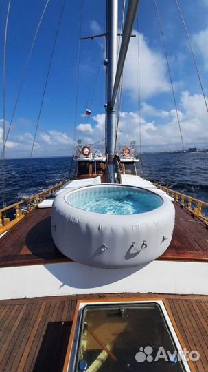 Аренда яхты в Сочи. Отдых для большой компании