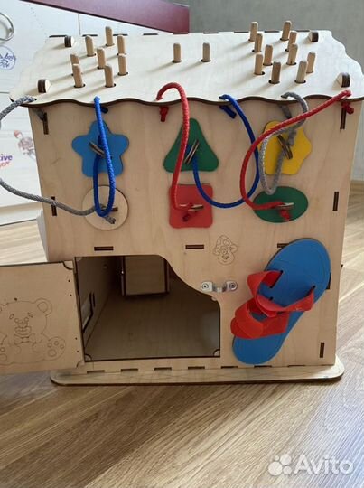 Бизиборд домик