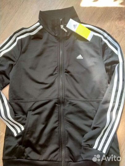 Костюм спортивный