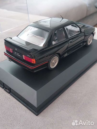 BMW E30 Sport Evo 1990 1:18 Solido