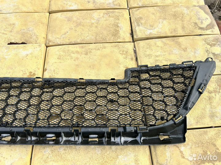 Решетка радиатора нижняя