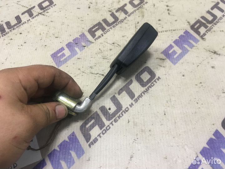 Ответная часть ремня безоп. Фольксваген Пассат Б5