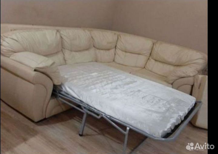 Кожаный угловой диван бу