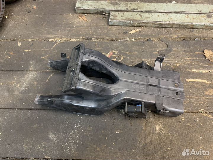 Audi a8 d3 воздуховод центральный