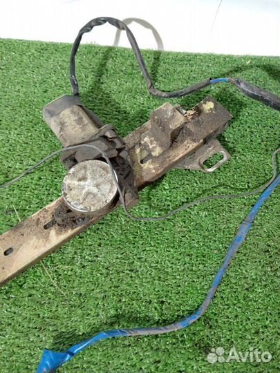 Стеклоподъемный механизм передний левый Лада 2115