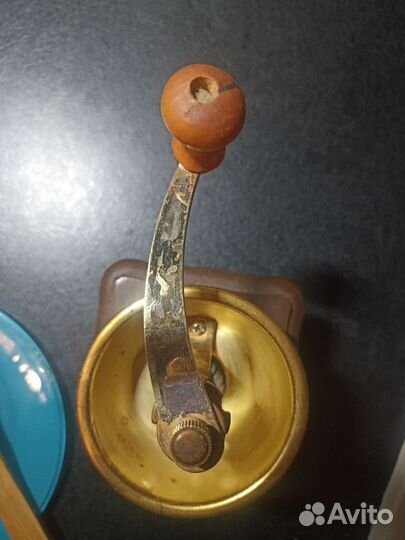 Кофемолка ручная ретро