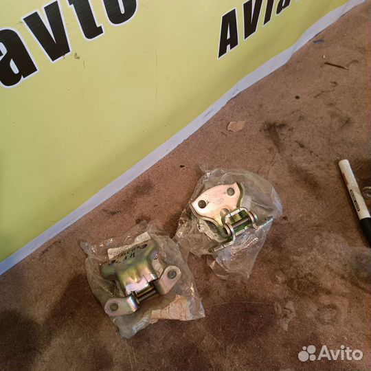 Петли дверные Chevrolet Lacetti