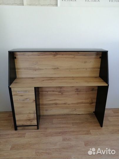 Ресепшен с тумбой