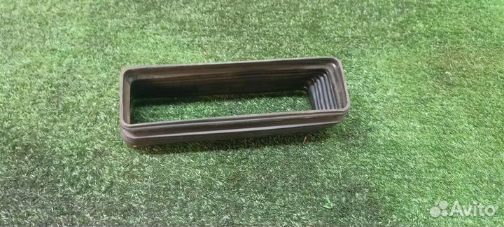 Воздухозаборник (наружный) Audi Audi A8 4E 2002