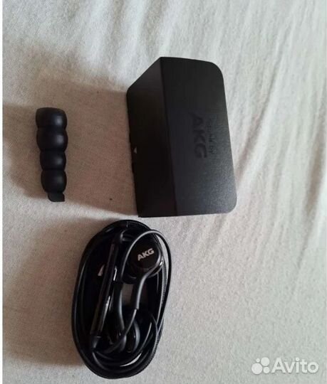 Наушники-гарнитура AKG от Samsung,new
