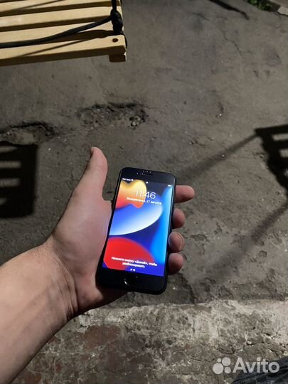 Телефон iPhone 7