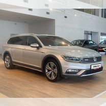 Volkswagen Passat 2.0 AMT, 2018, 137 750 км, с пробегом, цена 2 570 000 руб.