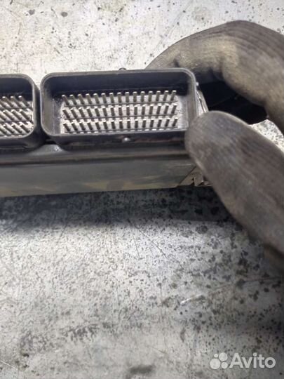 Блок управления двигателем Renault Logan