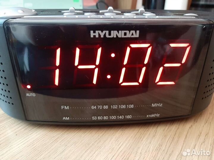 Радио часы hyundai H-1510