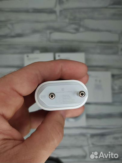 Зарядка на iPhone 20w