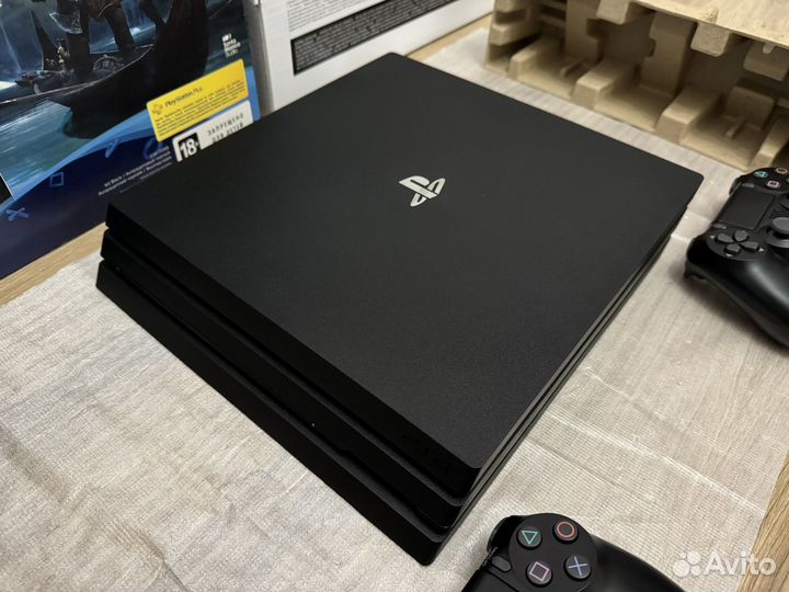 Sony playstation 4 pro 1tb как новая