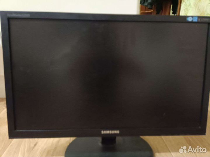 Монитор Samsung syncmaster e2220