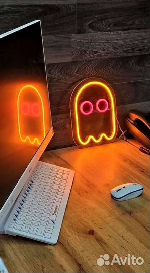 Неоновая вывеска