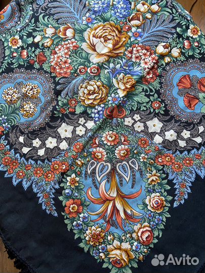 Павловопосадский шерстяной платок