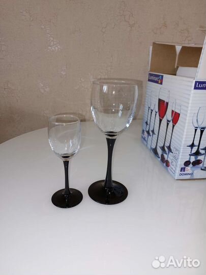 Набор бокалов и рюмок