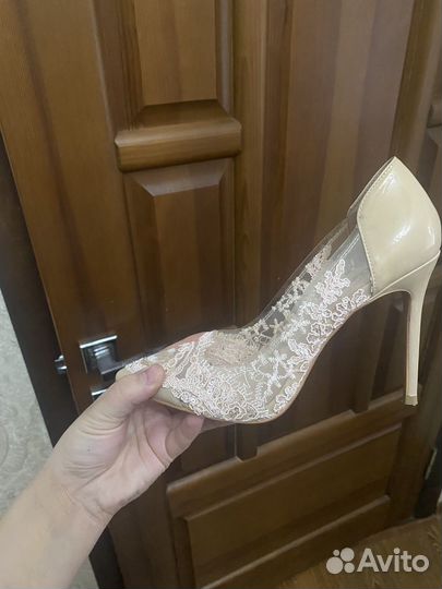 Туфли на каблуке