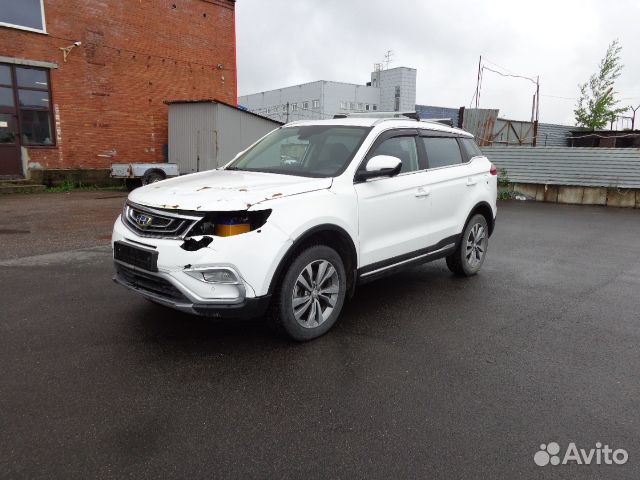 Geely Atlas 2.4 AT, 2021, битый, 136 000 км