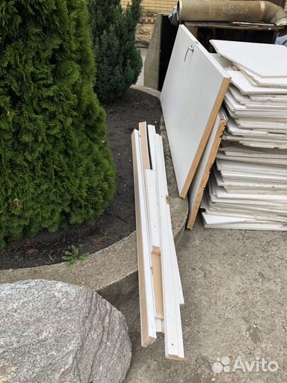 Дверь белая 2 шт