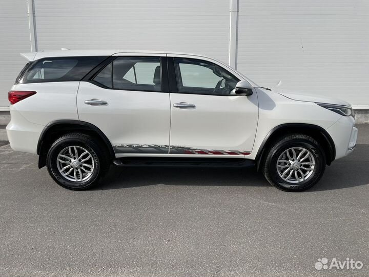 Toyota Fortuner 2.4 AT, 2022, 27 км