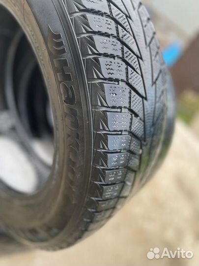 Hankook Winter I'Cept IZ2 20.5/65 R16