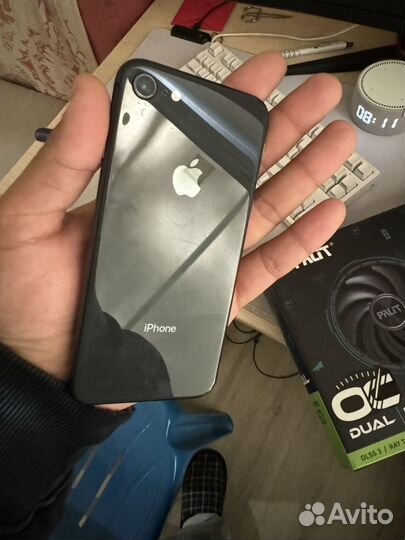iPhone 8, 64 ГБ