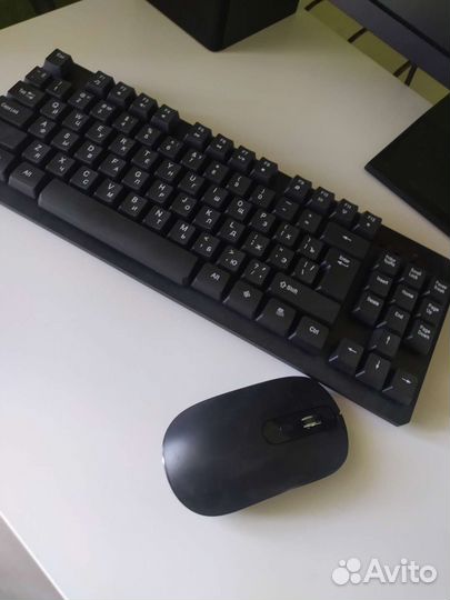 Беспроводная клавиатура и мышь