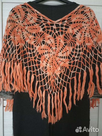 Шаль вязаная ажурная ручной вязки крючком